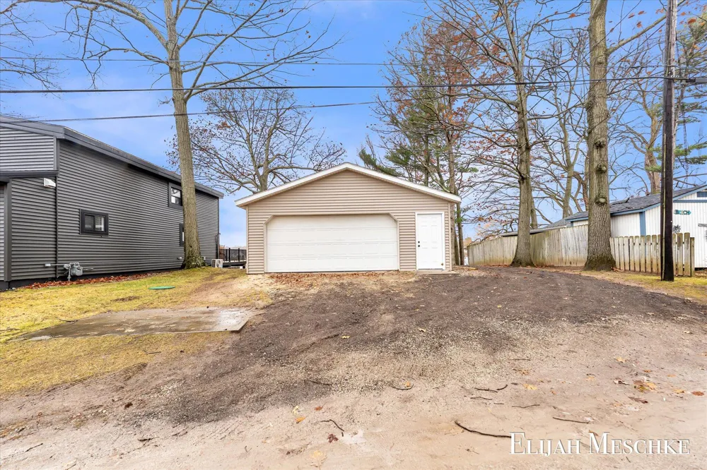 10463 Poplar Drive NE Oakfield Township, MI 49341