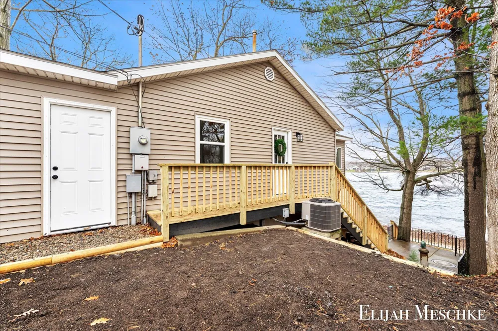 10463 Poplar Drive NE Oakfield Township, MI 49341