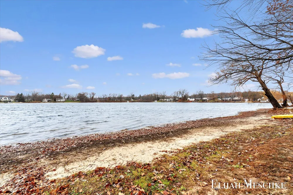 10463 Poplar Drive NE Oakfield Township, MI 49341