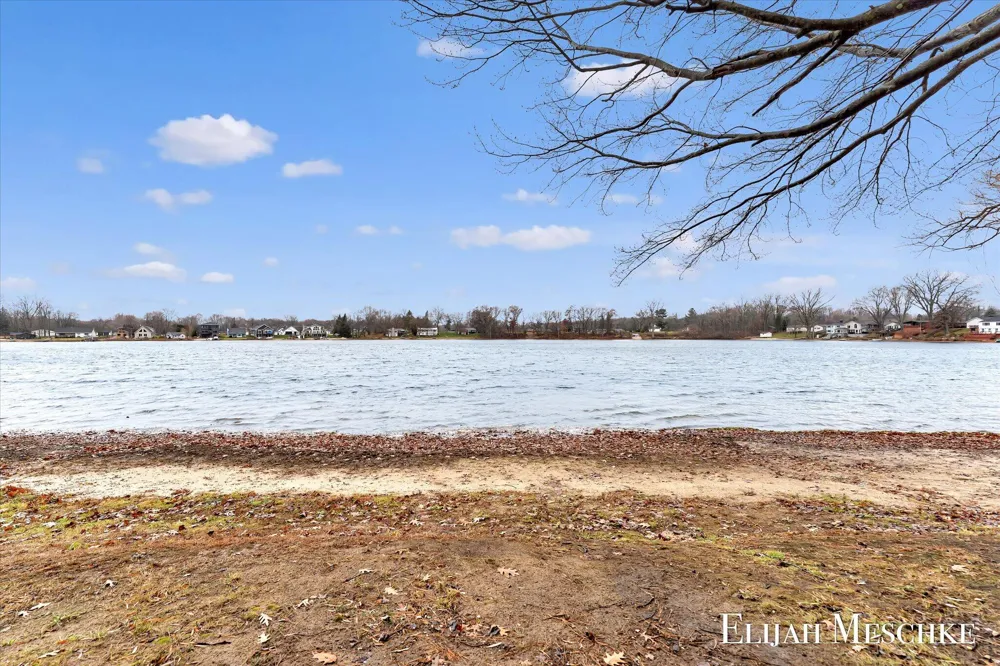 10463 Poplar Drive NE Oakfield Township, MI 49341