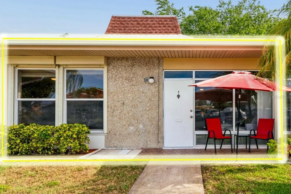 4363 TAHITIAN GARDENS CIRCLE #B Holiday, FL 34691