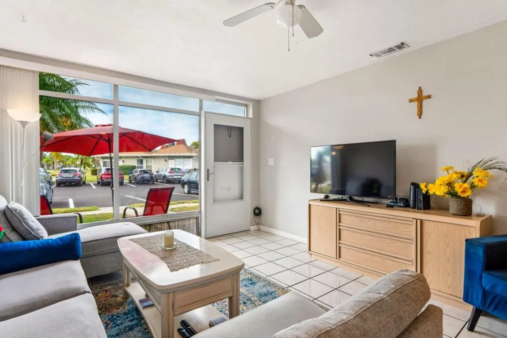 4363 TAHITIAN GARDENS CIRCLE #B Holiday, FL 34691
