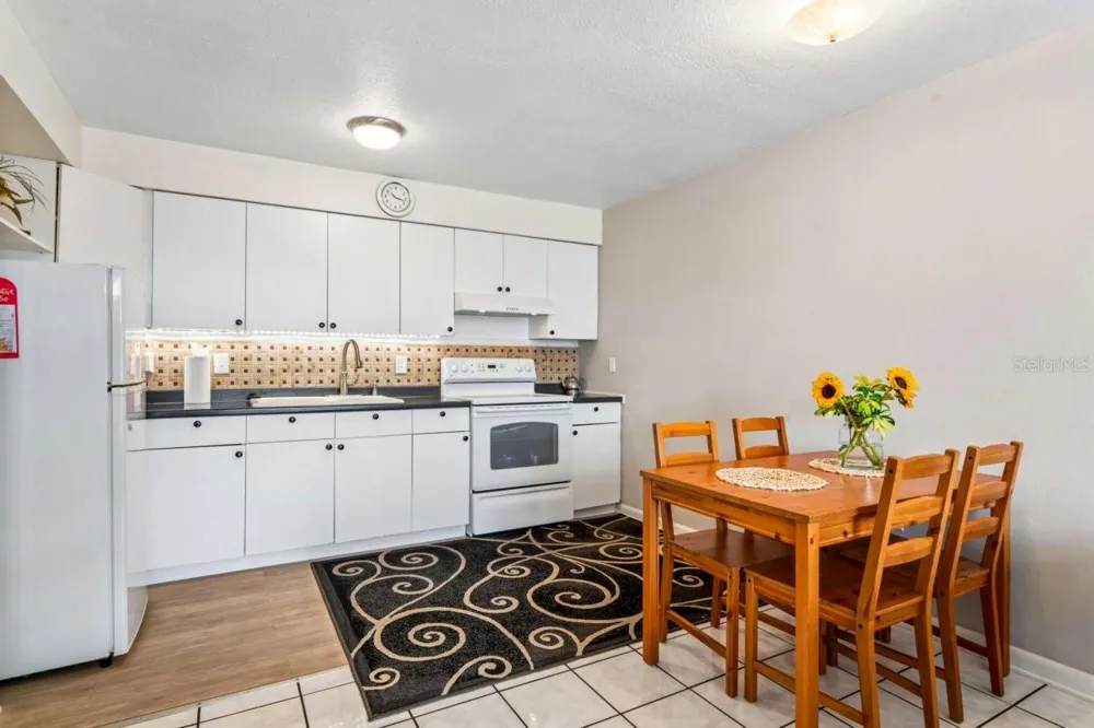 4363 TAHITIAN GARDENS CIRCLE #B Holiday, FL 34691