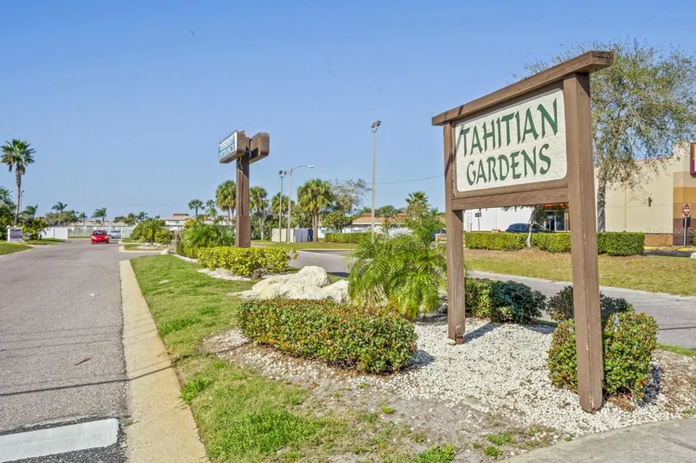 4363 TAHITIAN GARDENS CIRCLE #B Holiday, FL 34691