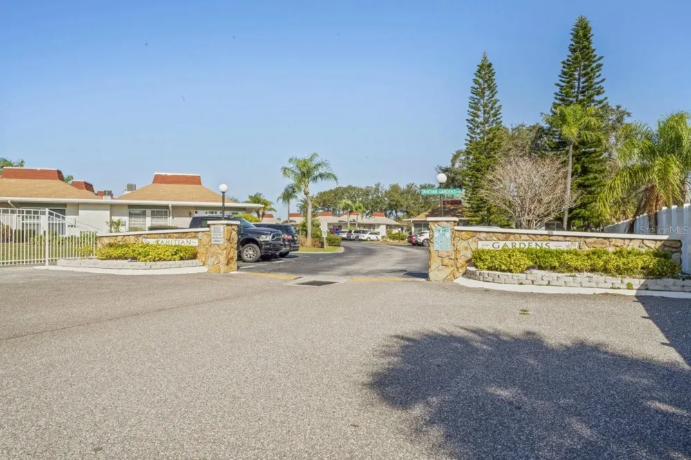4363 TAHITIAN GARDENS CIRCLE #B Holiday, FL 34691