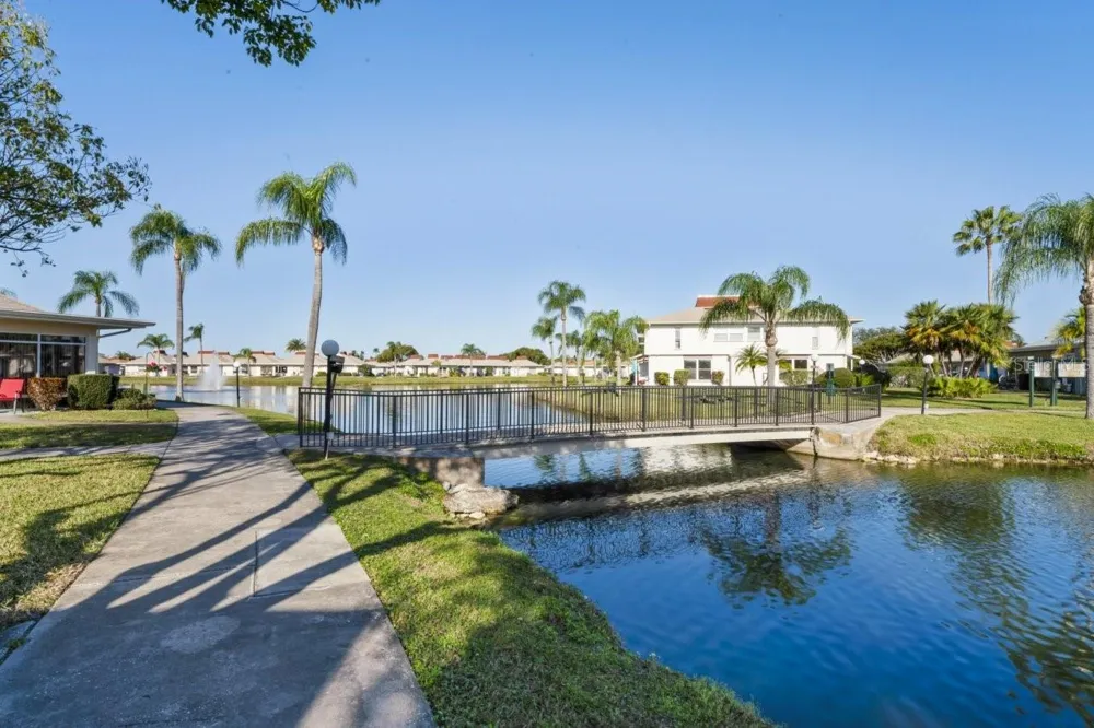 4363 TAHITIAN GARDENS CIRCLE #B Holiday, FL 34691