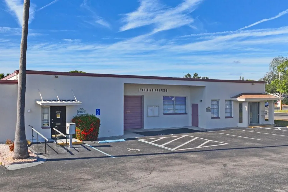 4363 TAHITIAN GARDENS CIRCLE #B Holiday, FL 34691