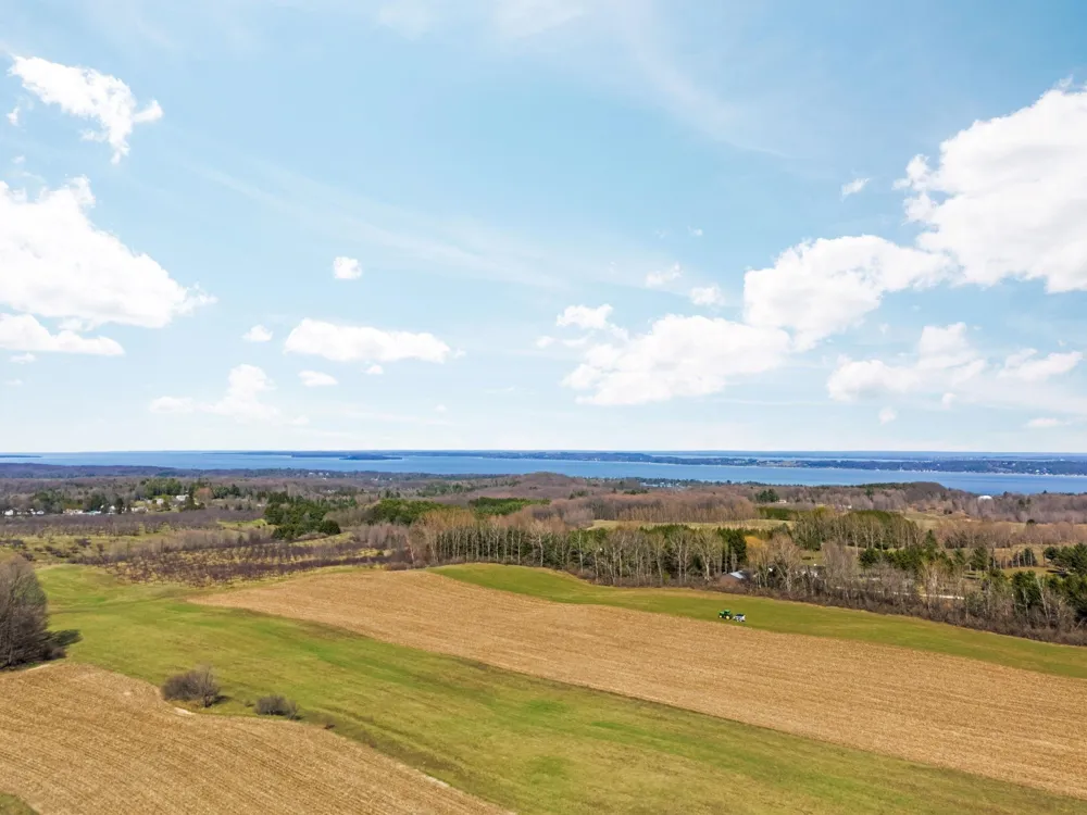 8371 E Boca Vista Trail Elmwood Charter Township, MI 49684