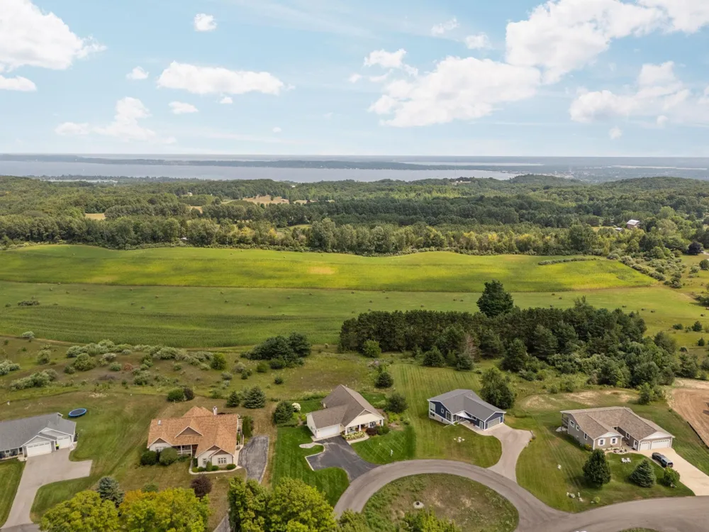 8371 E Boca Vista Trail Elmwood Charter Township, MI 49684
