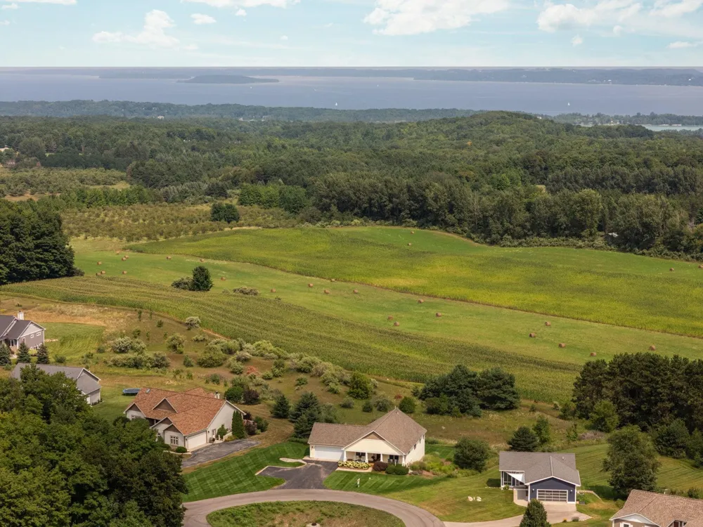 8371 E Boca Vista Trail Elmwood Charter Township, MI 49684