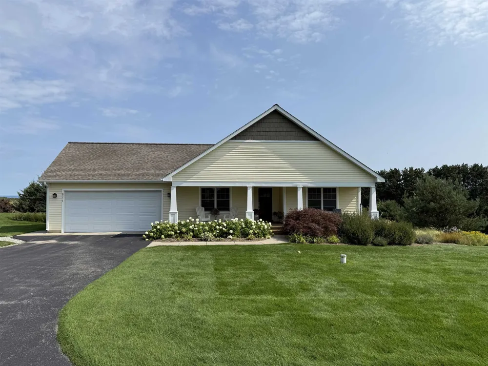 8371 E Boca Vista Trail Elmwood Charter Township, MI 49684