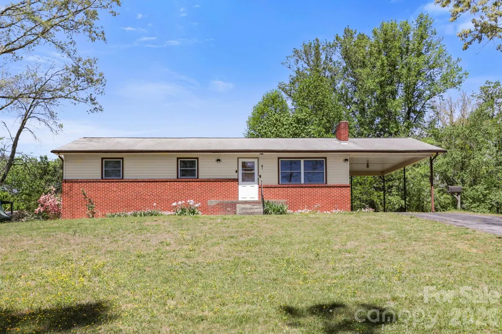41 Hartshorn Drive Candler, NC 28715