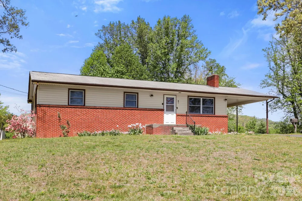 41 Hartshorn Drive Candler, NC 28715