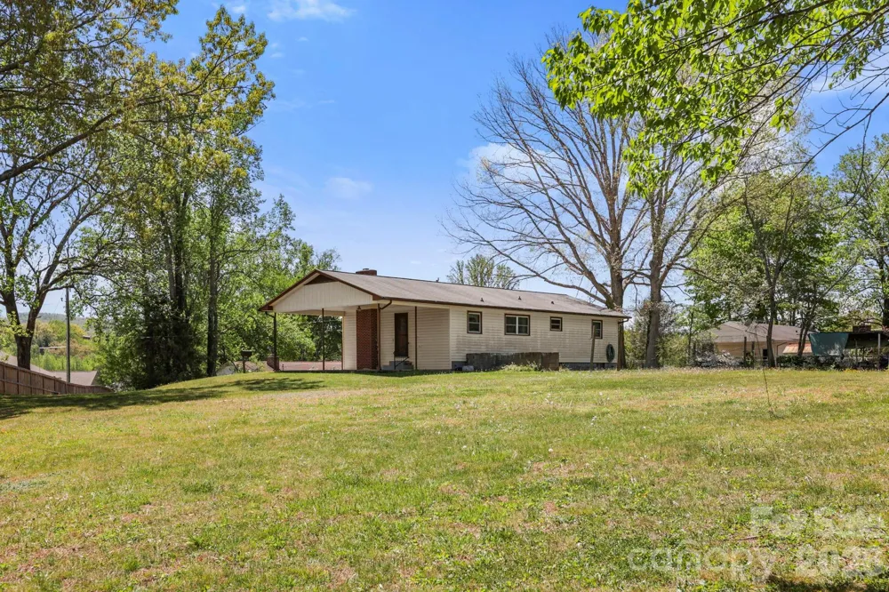 41 Hartshorn Drive Candler, NC 28715