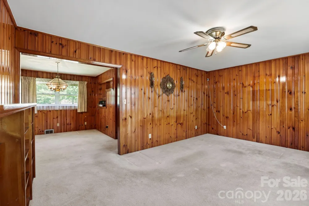 41 Hartshorn Drive Candler, NC 28715