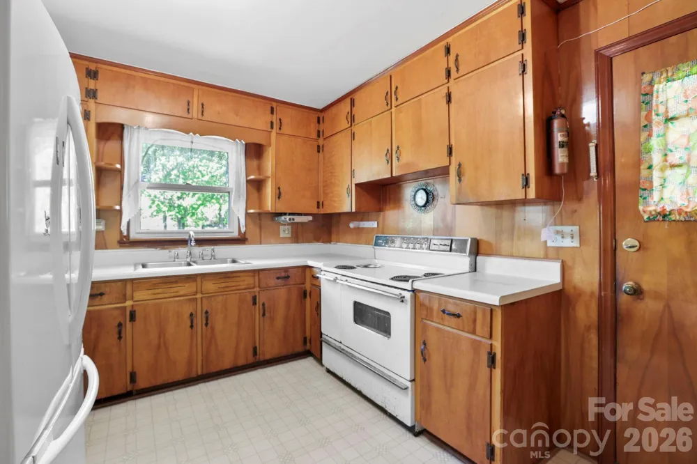 41 Hartshorn Drive Candler, NC 28715