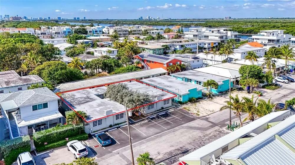 318 Walnut St Hollywood, FL 33019