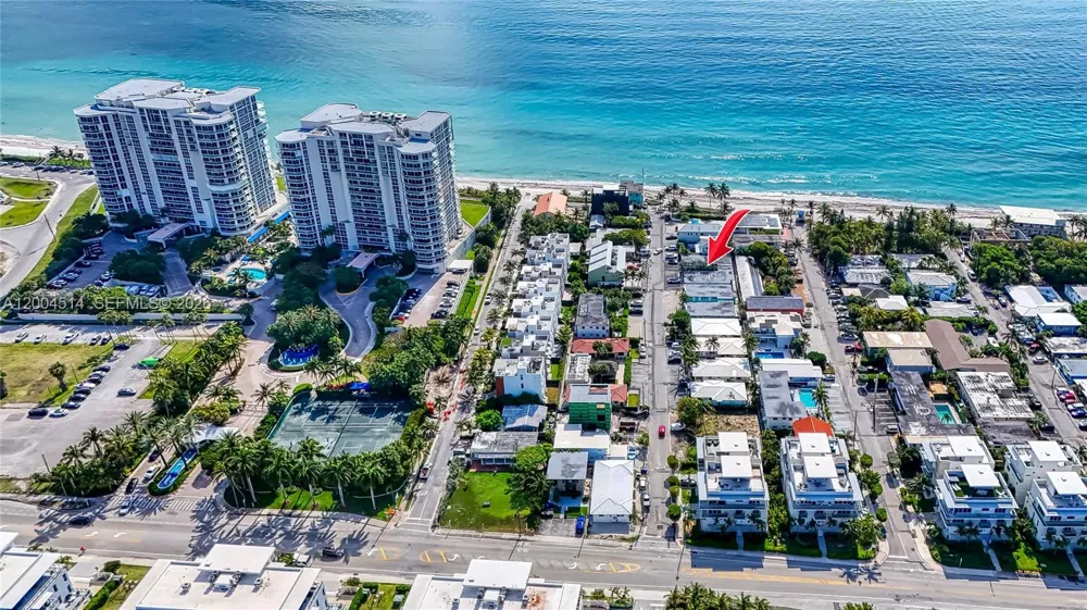 318 Walnut St Hollywood, FL 33019