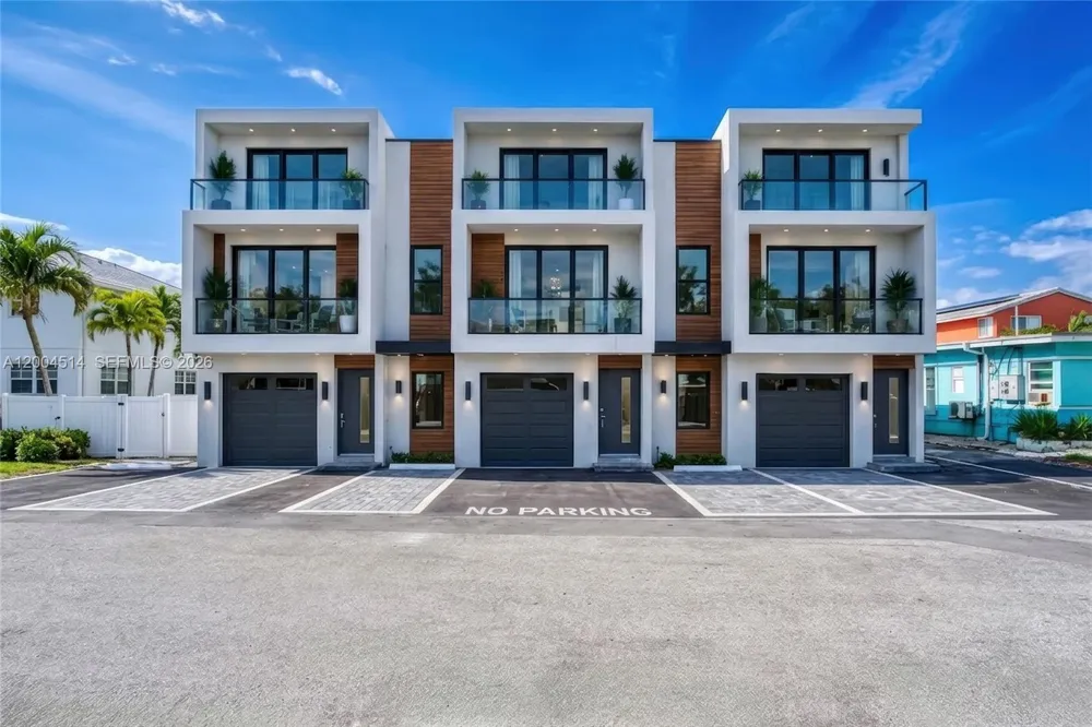 318 Walnut St Hollywood, FL 33019