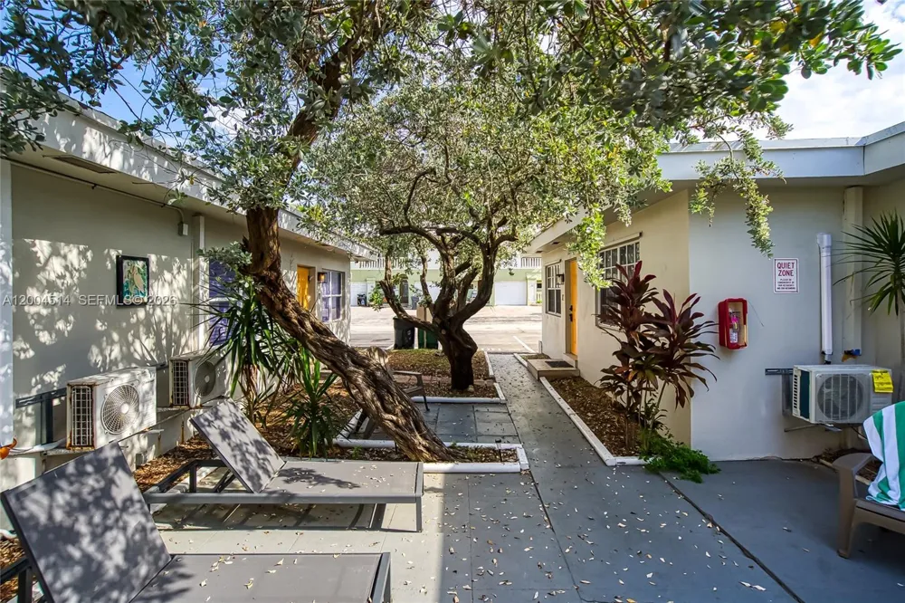 318 Walnut St Hollywood, FL 33019