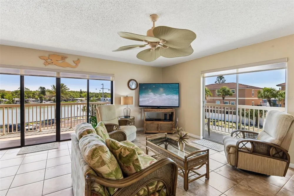 50 GULF BOULEVARD #301 Indian Rocks Beach, FL 33785
