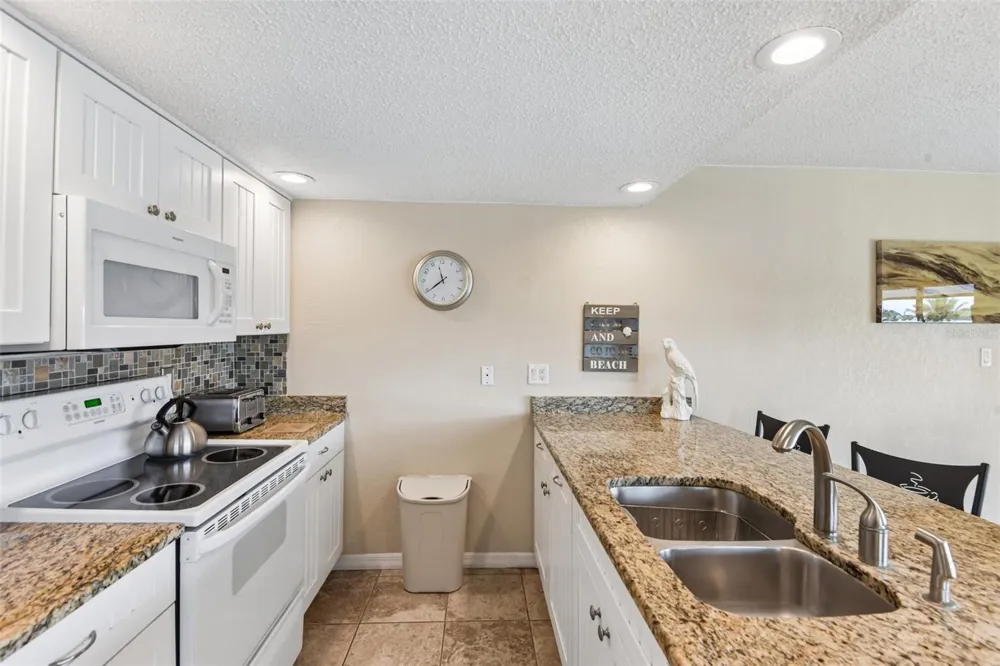 50 GULF BOULEVARD #301 Indian Rocks Beach, FL 33785