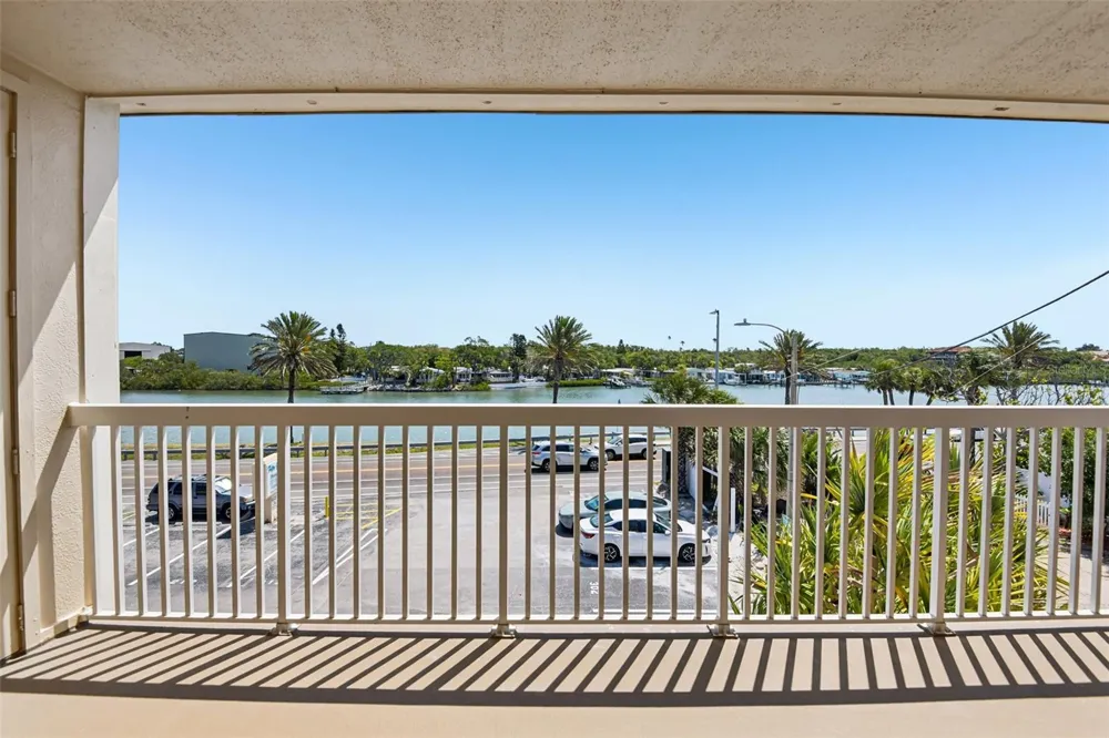 50 GULF BOULEVARD #301 Indian Rocks Beach, FL 33785