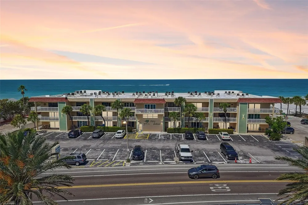 50 GULF BOULEVARD #301 Indian Rocks Beach, FL 33785
