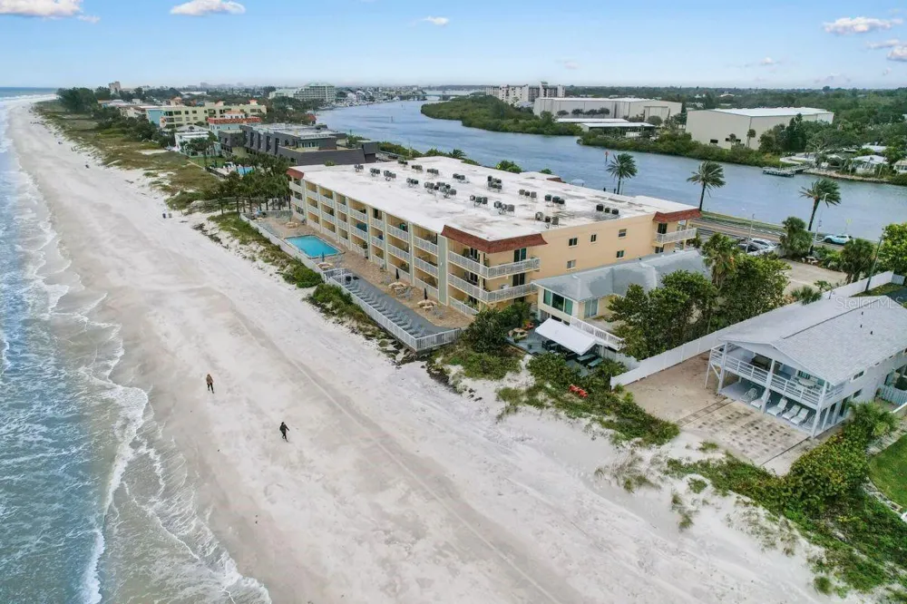50 GULF BOULEVARD #301 Indian Rocks Beach, FL 33785
