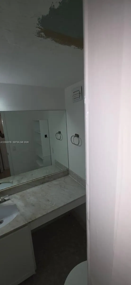 2750 NE 183rd St #2010 Aventura, FL 33160