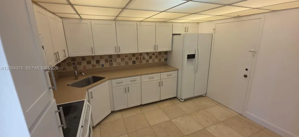2750 NE 183rd St #2010 Aventura, FL 33160