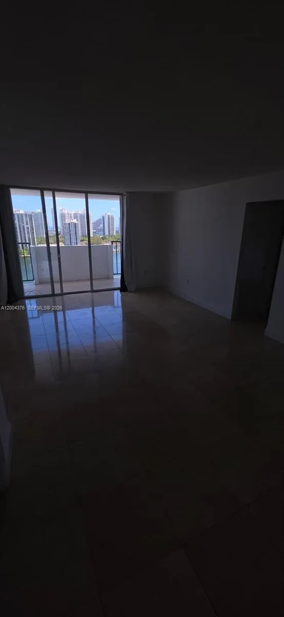2750 NE 183rd St #2010 Aventura, FL 33160