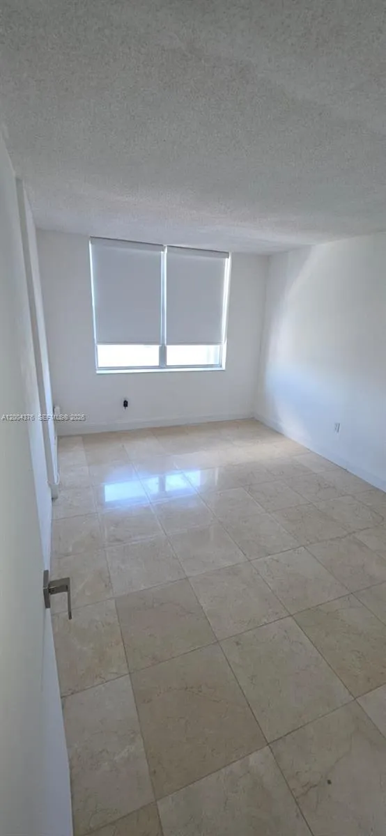 2750 NE 183rd St #2010 Aventura, FL 33160