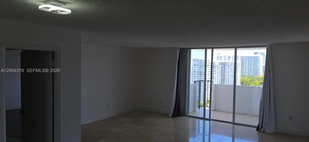 2750 NE 183rd St #2010 Aventura, FL 33160