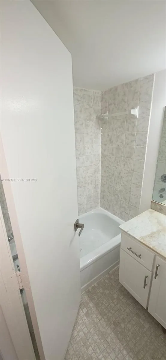 2750 NE 183rd St #2010 Aventura, FL 33160