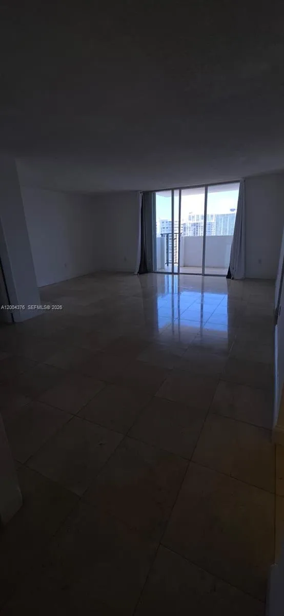 2750 NE 183rd St #2010 Aventura, FL 33160