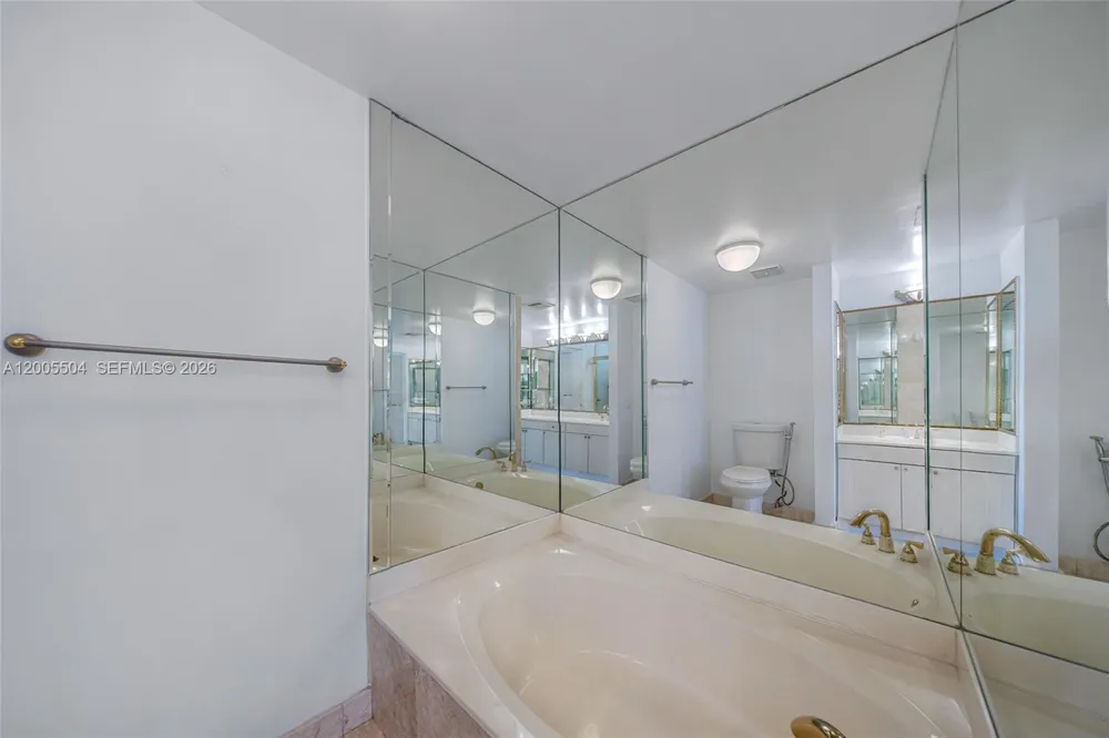 3610 Yacht Club Dr #1016 Aventura, FL 33180