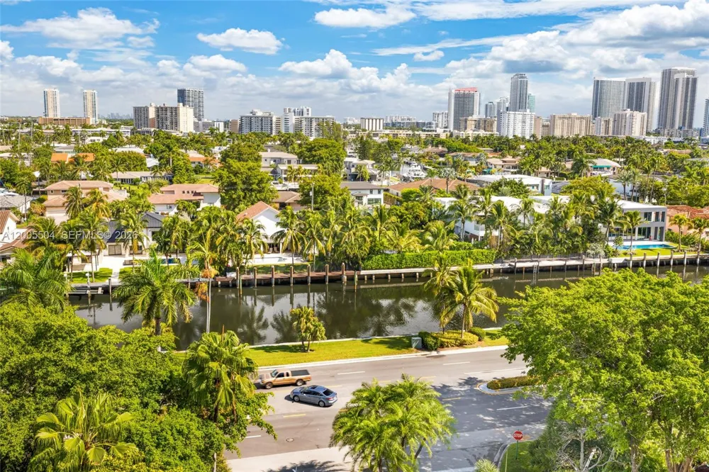 3610 Yacht Club Dr #1016 Aventura, FL 33180