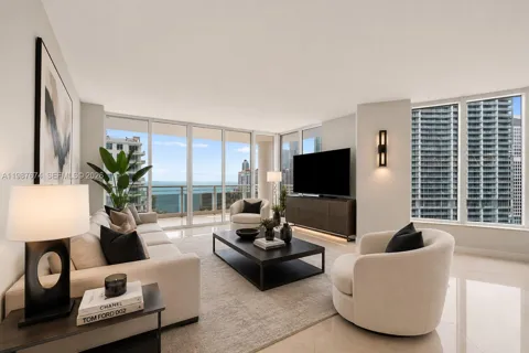 901 Brickell Key Blvd #2804