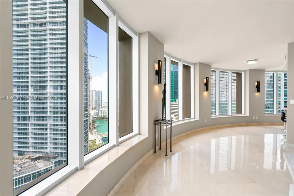 901 Brickell Key Blvd #2804 Miami, FL 33131