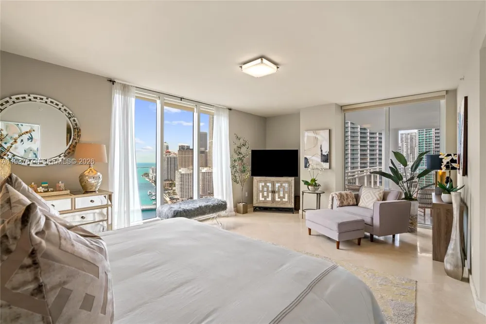 901 Brickell Key Blvd #2804 Miami, FL 33131