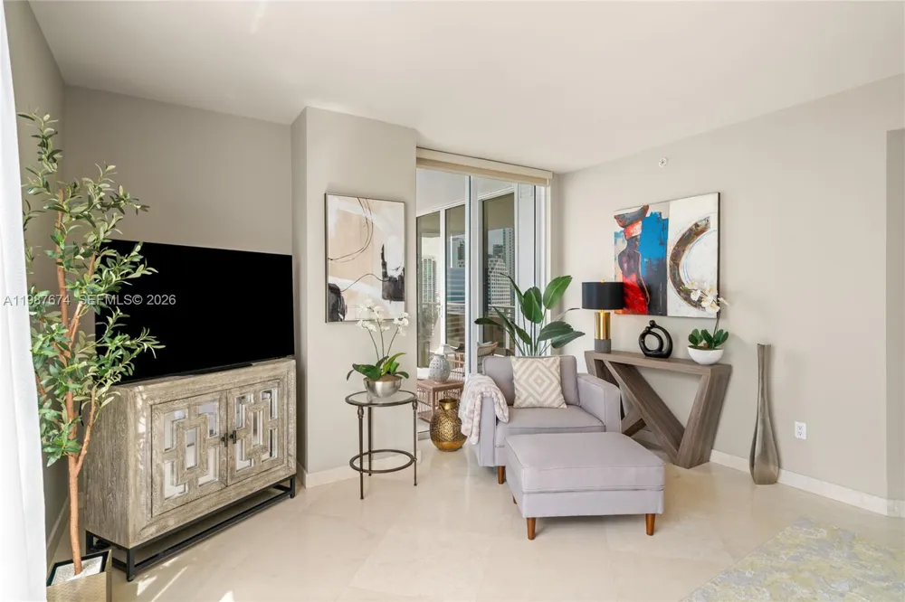 901 Brickell Key Blvd #2804 Miami, FL 33131
