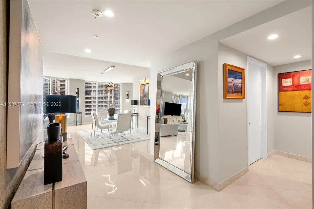 901 Brickell Key Blvd #2804 Miami, FL 33131