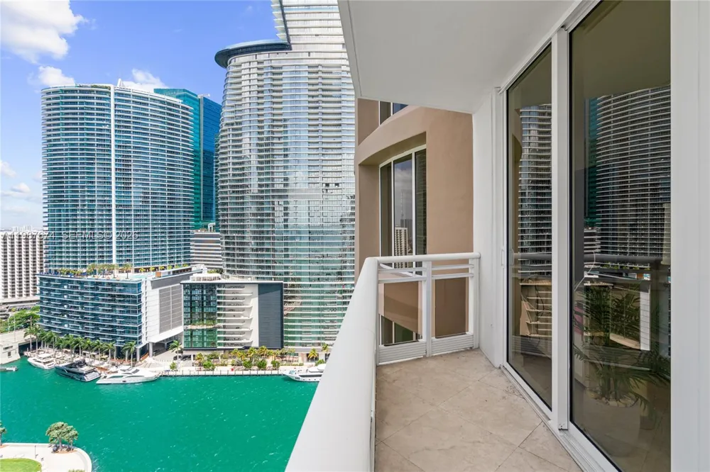 901 Brickell Key Blvd #2804 Miami, FL 33131