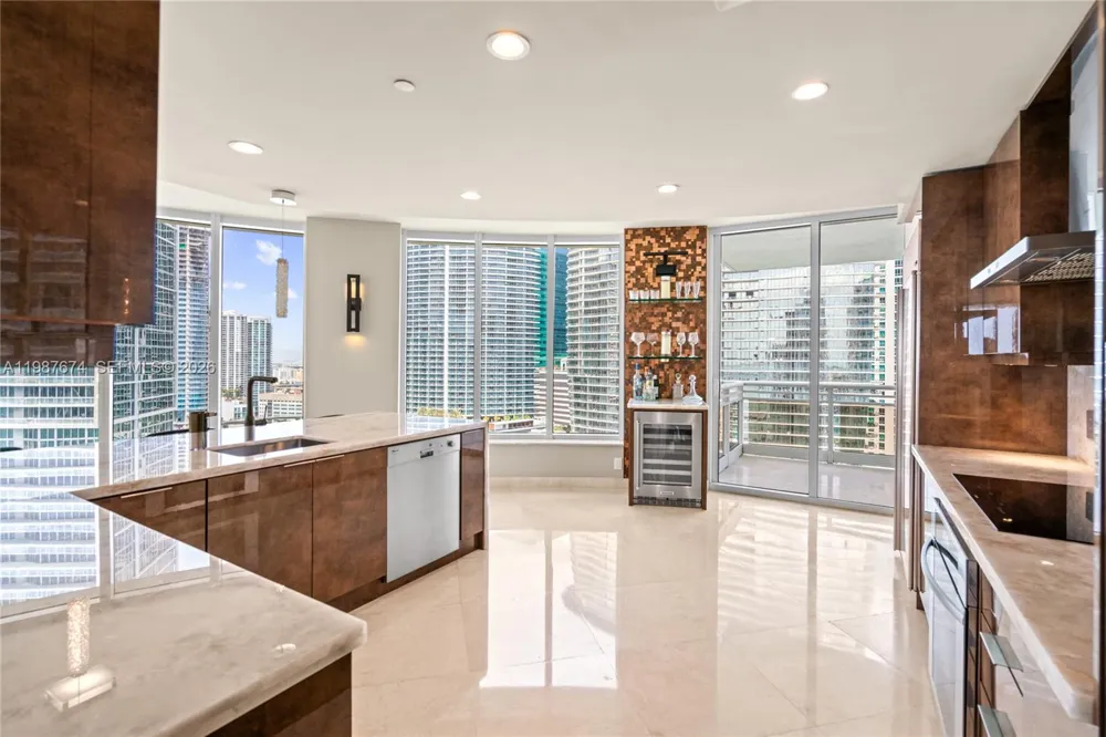 901 Brickell Key Blvd #2804 Miami, FL 33131