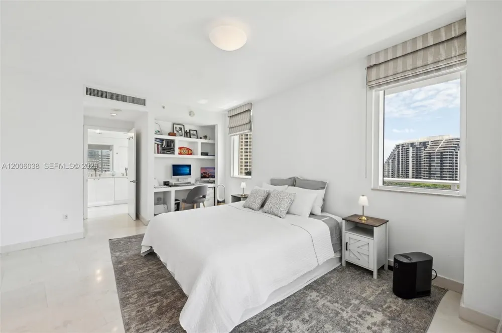 901 Brickell Key Blvd #1009 Miami, FL 33131