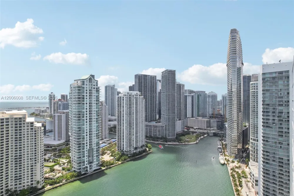 901 Brickell Key Blvd #1009 Miami, FL 33131