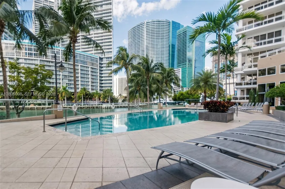 901 Brickell Key Blvd #1009 Miami, FL 33131