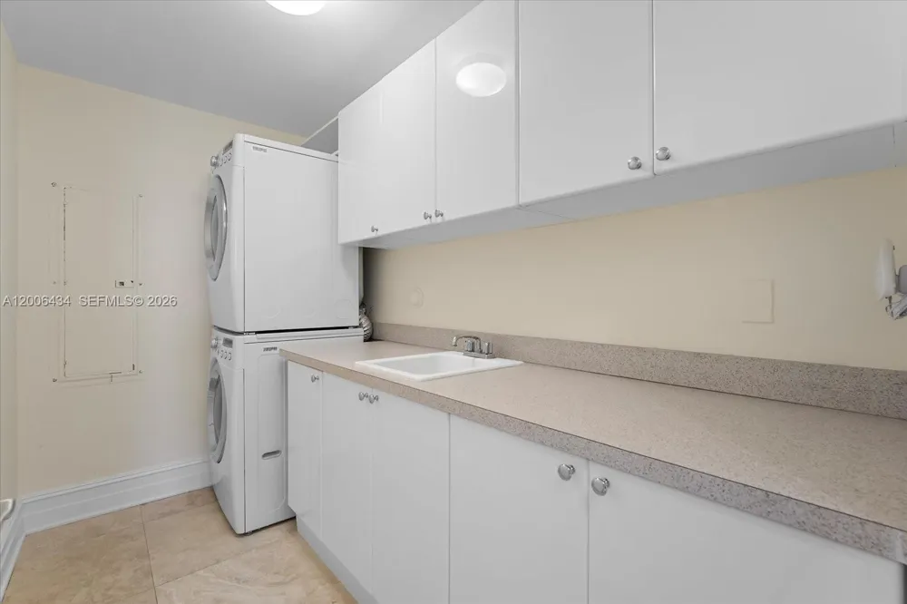 17875 Collins Ave #2702 Sunny Isles Beach, FL 33160