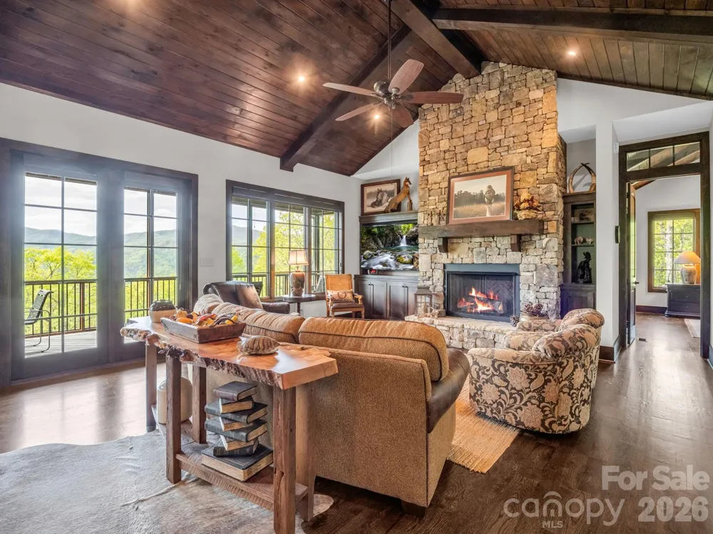 189 Tatanka Trail Lake Lure, NC 28746